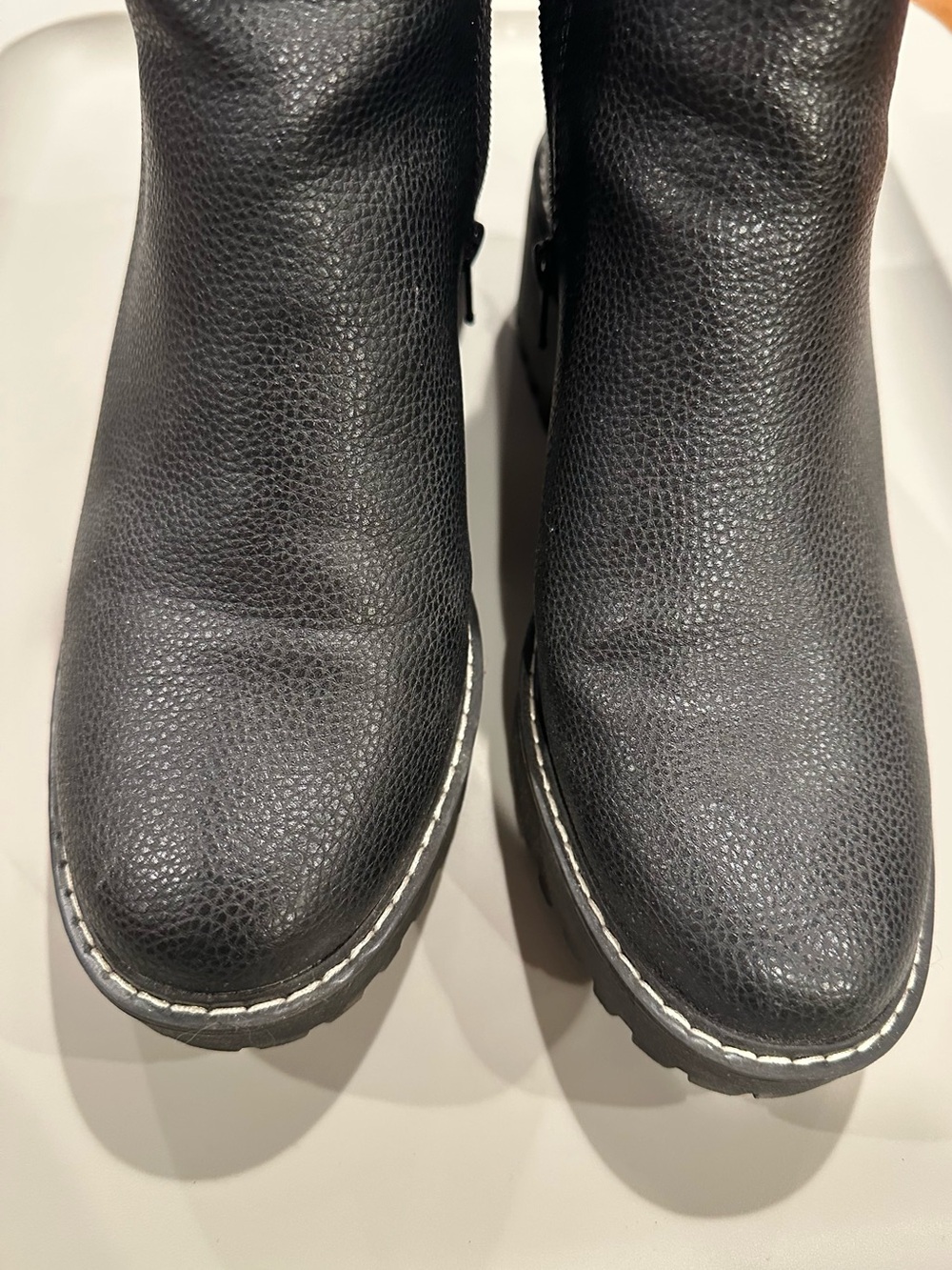 Universal Threads Chunky Platform 8 1/2